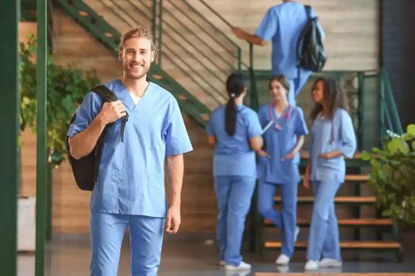 Fortbildung Weiterbildung Klinik Tegernsee: Beschäftigte im Gespräch Fortbildung Weiterbildung Klinik Tegernsee: Beschäftigte im Gespräch
